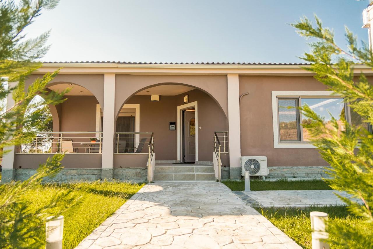 Villa Giannis Vitaládes Eksteriør billede